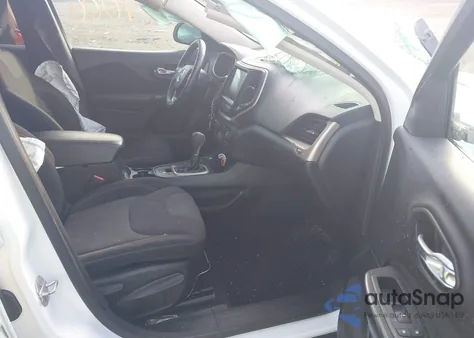 2016 Jeep Cherokee Latitude z USA, uszkodzony, nr VIN 1C4PJMCS7GW155359